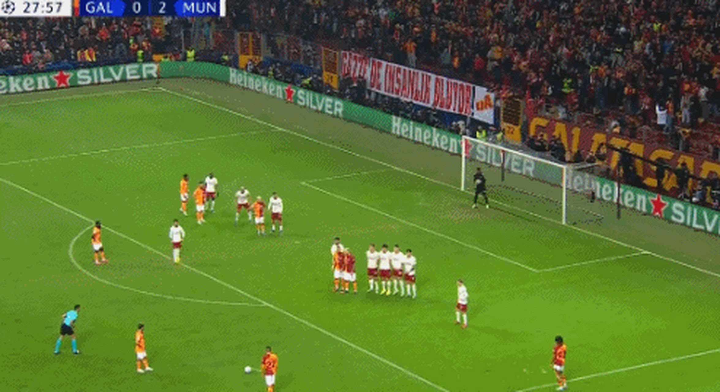 曼联客场失利，遭遇对手精彩进攻