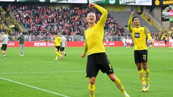 多特蒙德开场5分钟连进两球，阿贾克斯防线形同虚设！的简单介绍